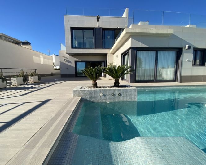 Image No.2-5 Bed Villa for sale