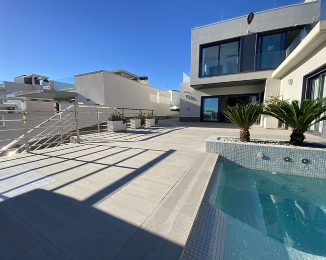 Image No.5-5 Bed Villa for sale