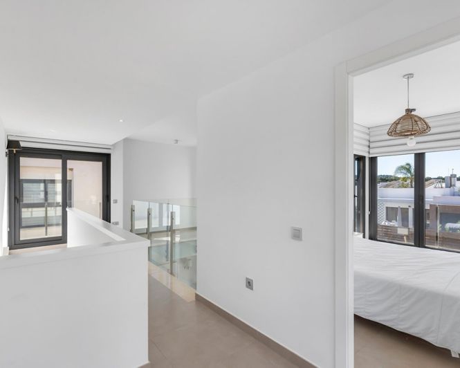 Image No.25-3 Bed Villa for sale