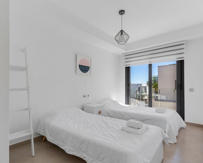 Image No.26-3 Bed Villa for sale