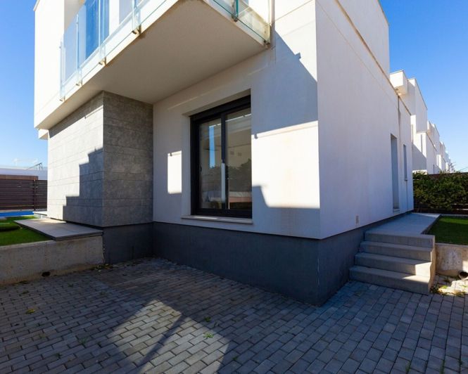 Image No.29-3 Bed Villa for sale