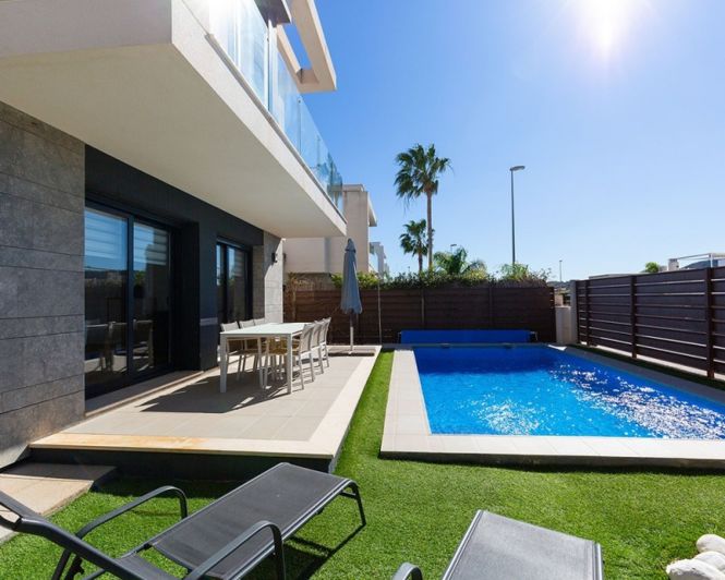 Image No.3-3 Bed Villa for sale