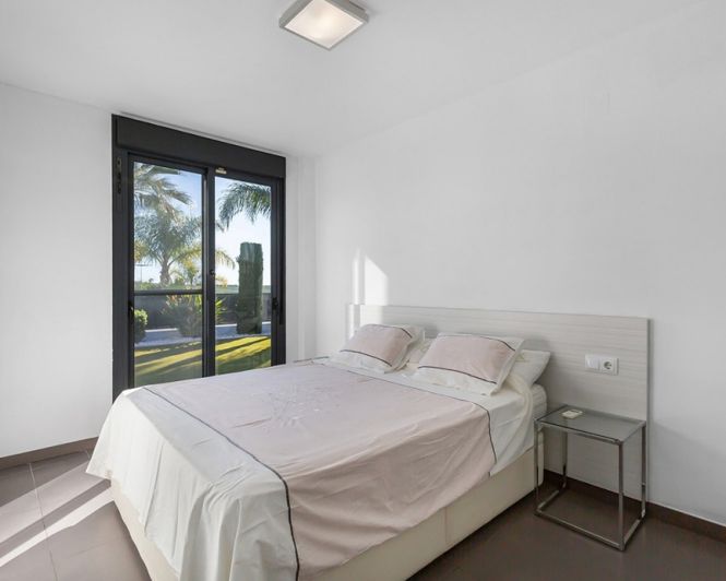 Image No.15-3 Bed Villa for sale