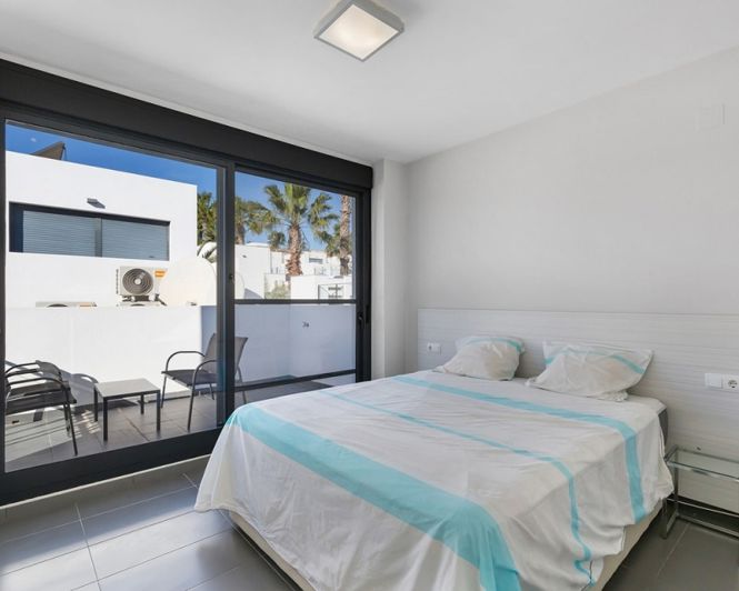 Image No.18-3 Bed Villa for sale