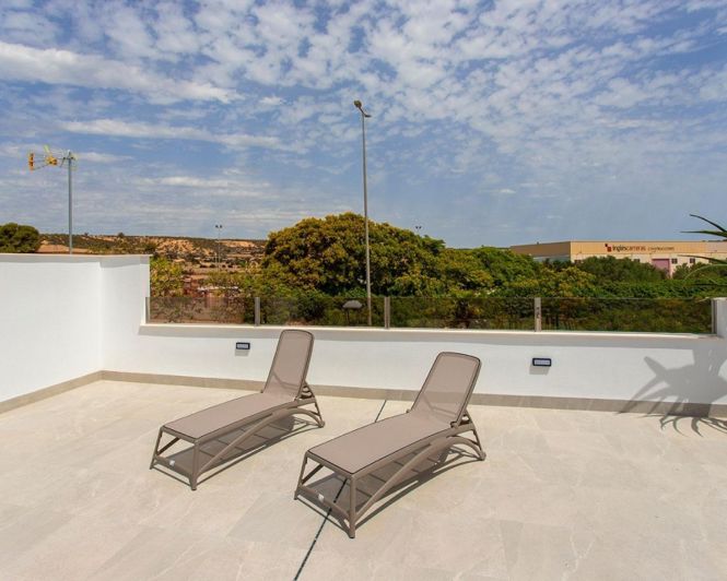 Image No.25-3 Bed Villa for sale