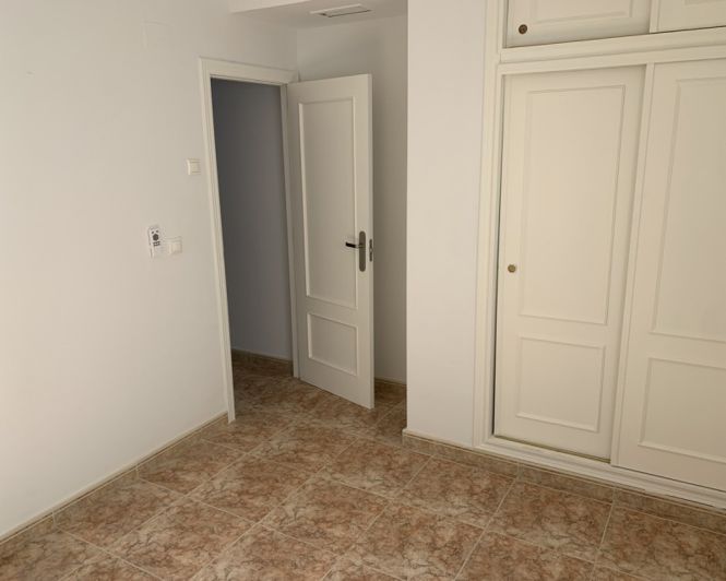 Image No.16-2 Bed Townhouse for sale