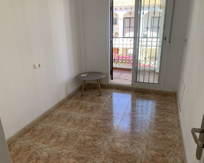 Image No.18-2 Bed Townhouse for sale