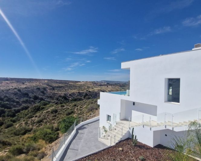 Image No.36-Villa for sale