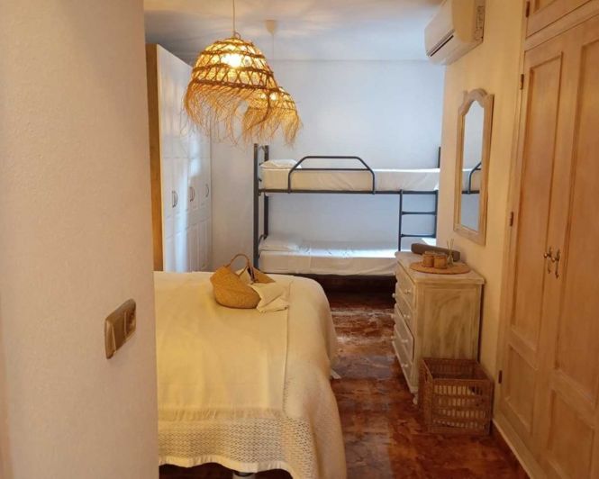 Image No.28-2 Bed Apartment for sale