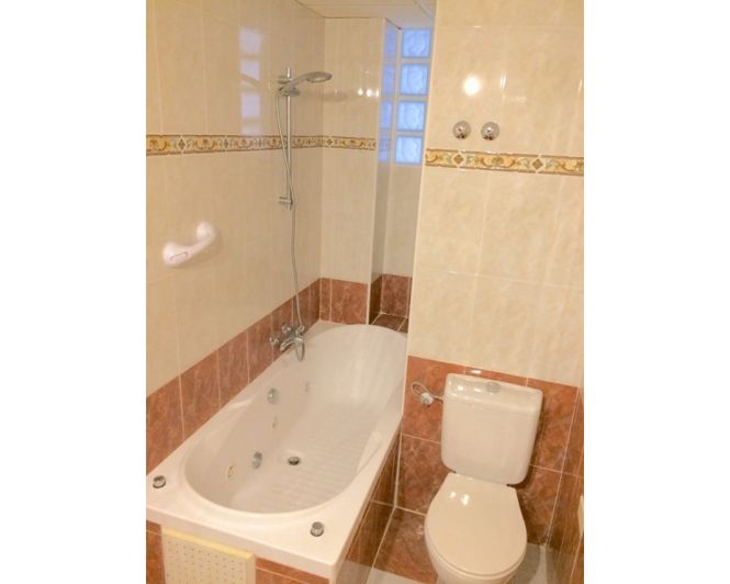 Image No.12-3 Bed Townhouse for sale