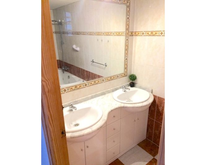 Image No.9-3 Bed Townhouse for sale