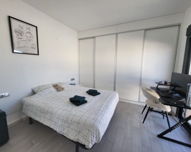 Image No.15-2 Bed Townhouse for sale