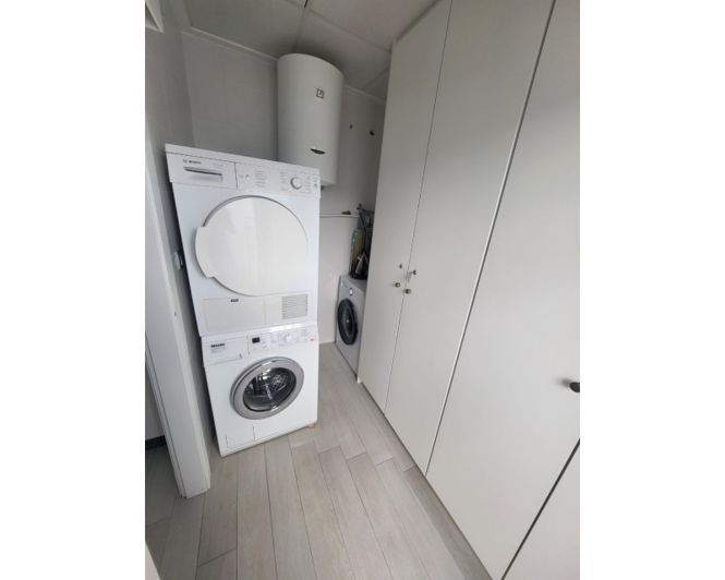 Image No.17-2 Bed Townhouse for sale