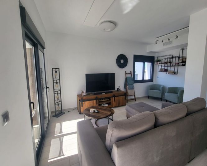 Image No.18-2 Bed Townhouse for sale