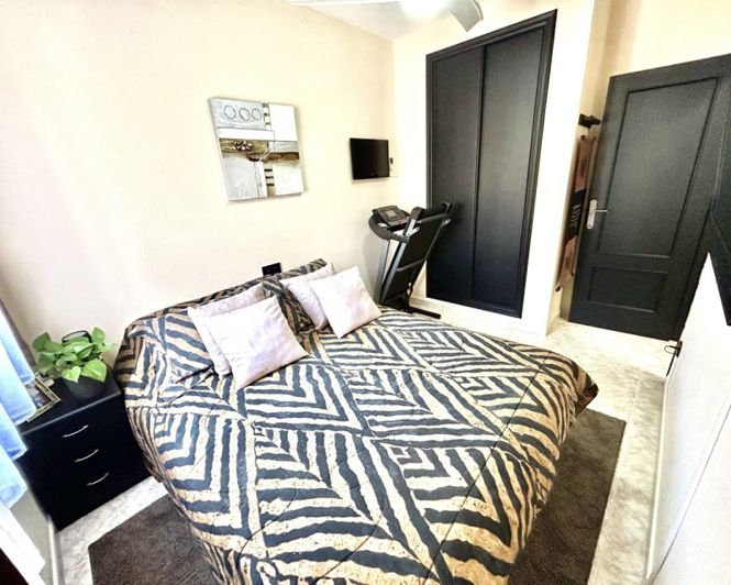 Image No.15-2 Bed Townhouse for sale