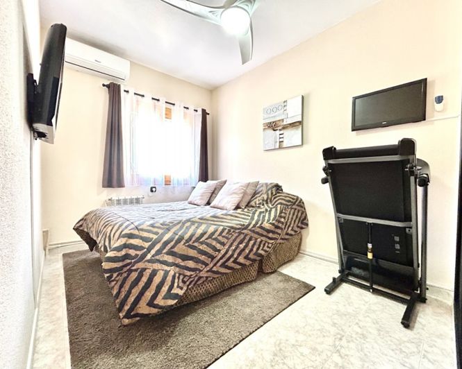 Image No.16-2 Bed Townhouse for sale