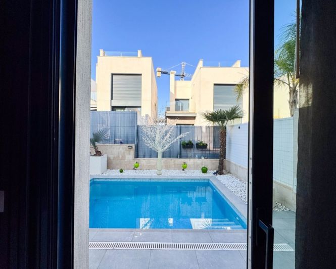 Image No.15-3 Bed Villa for sale