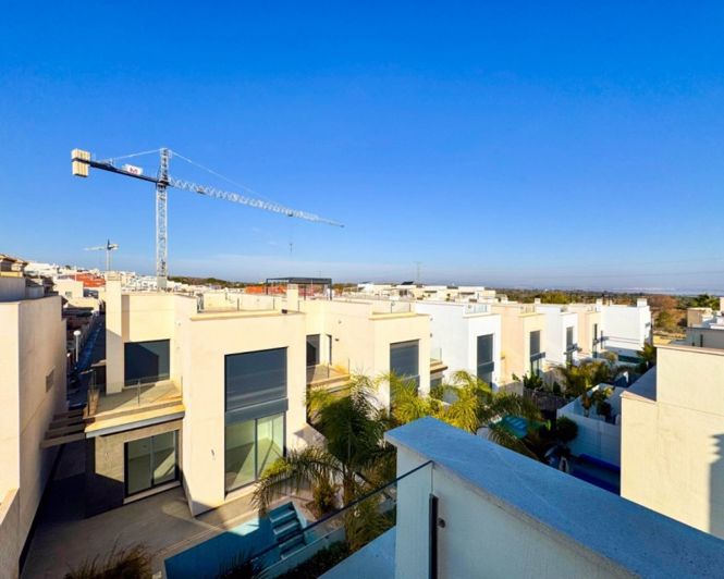 Image No.34-3 Bed Villa for sale