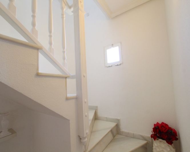 Image No.23-3 Bed Apartment for sale