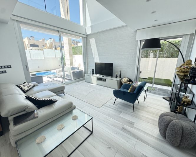 Image No.3-4 Bed Villa for sale