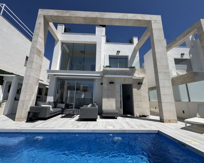 Image No.40-4 Bed Villa for sale