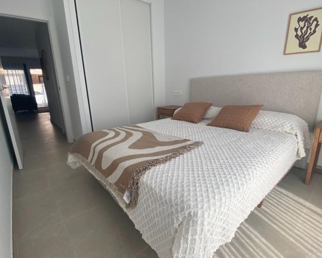 Image No.25-2 Bed Apartment for sale