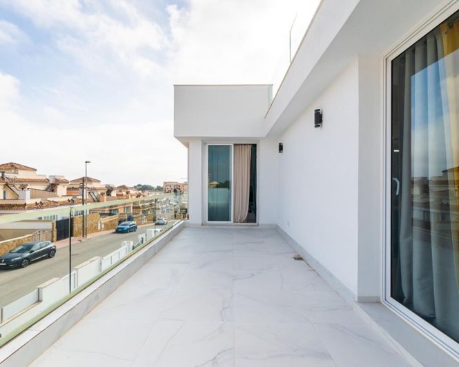 Image No.10-3 Bed Villa for sale