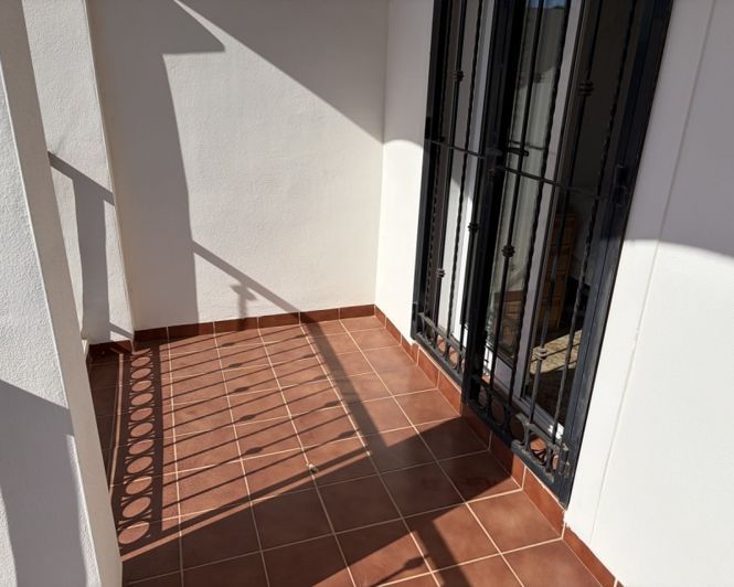 Image No.18-2 Bed Townhouse for sale