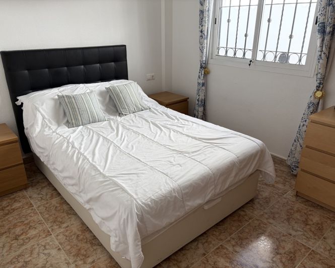 Image No.20-2 Bed Townhouse for sale