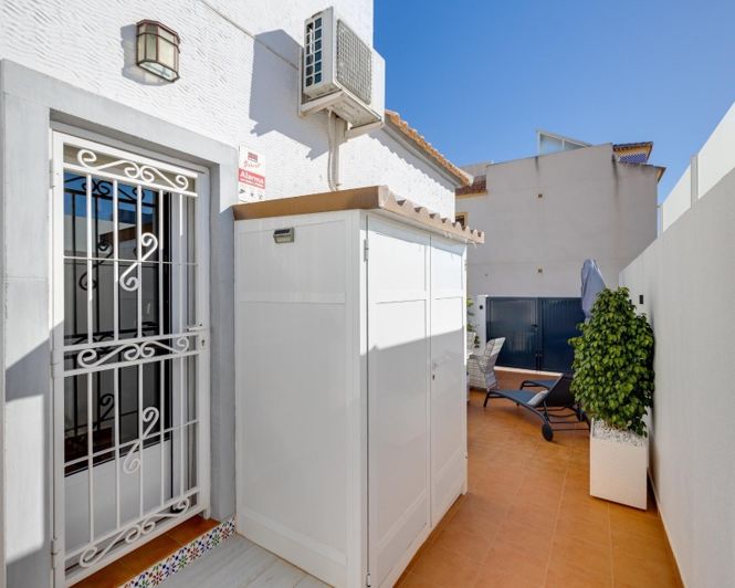 Image No.10-3 Bed Villa for sale