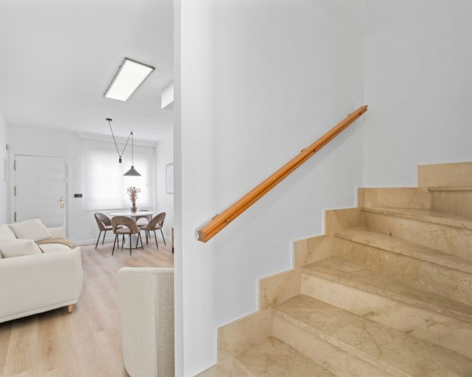 Image No.8-3 Bed Townhouse for sale