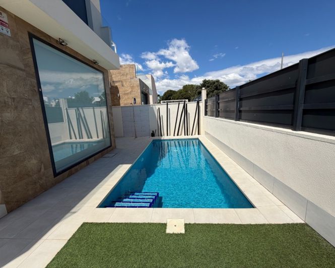 Image No.2-3 Bed Villa for sale