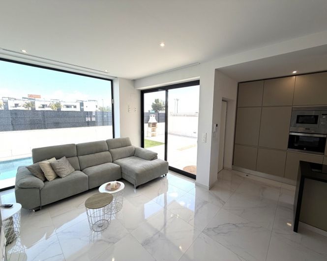 Image No.3-3 Bed Villa for sale