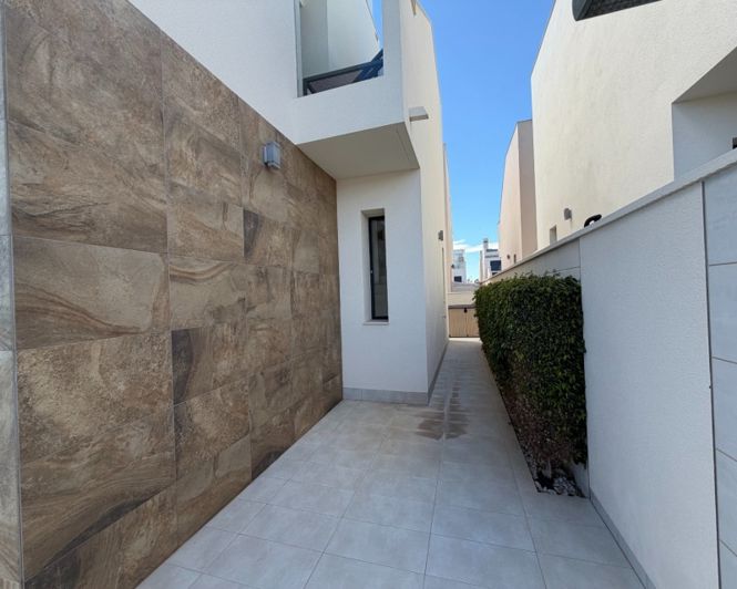 Image No.31-3 Bed Villa for sale