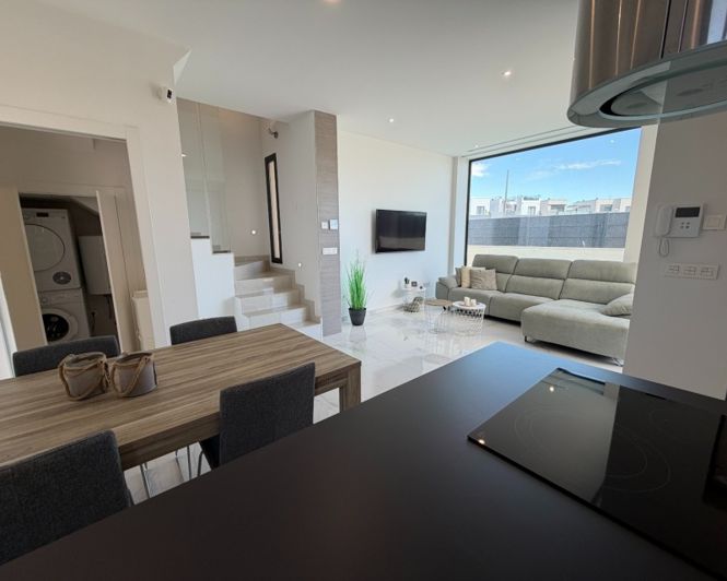 Image No.7-3 Bed Villa for sale