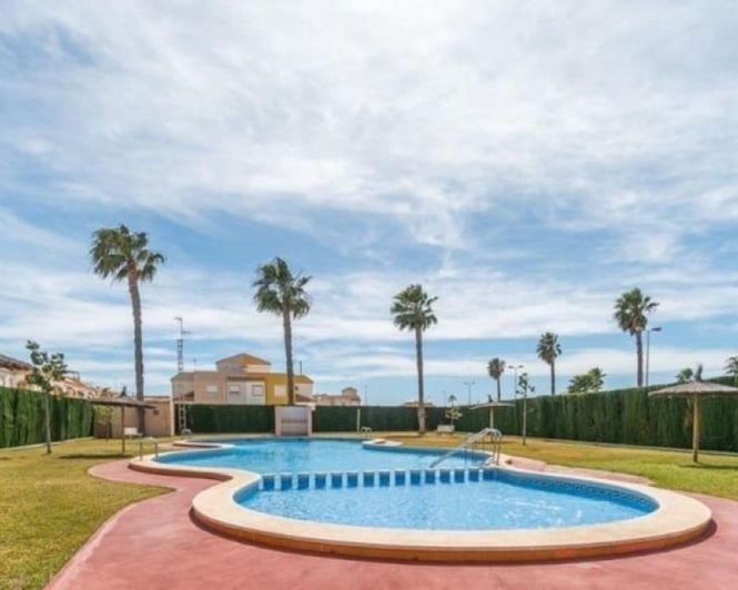 Image No.2-Bungalow de 2 chambres à vendre à Torrevieja
