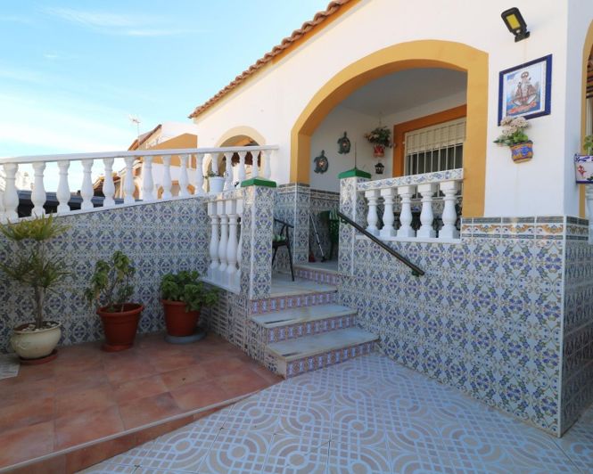 Image No.3-Bungalow de 2 chambres à vendre à Torrevieja