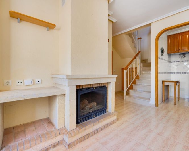 Image No.13-3 Bed Townhouse for sale