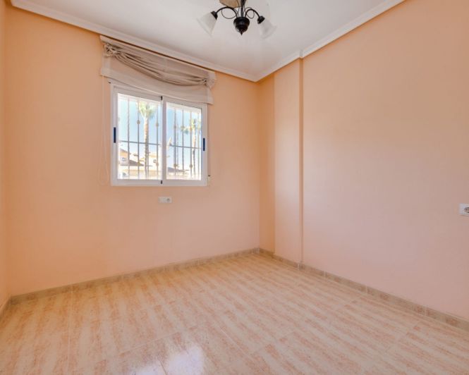 Image No.16-3 Bed Townhouse for sale