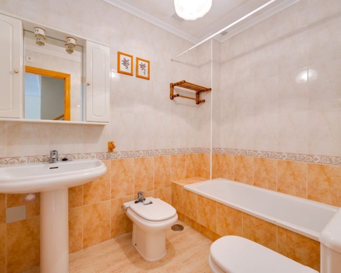 Image No.17-3 Bed Townhouse for sale