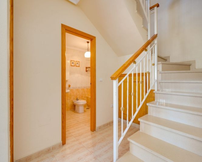 Image No.18-3 Bed Townhouse for sale