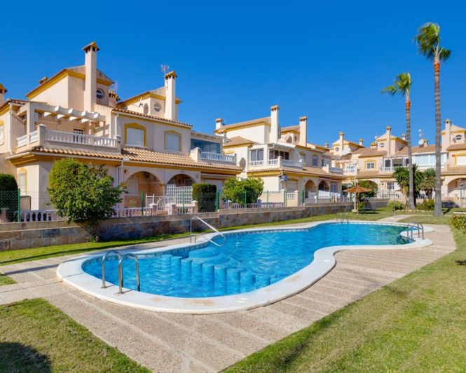 Image No.23-3 Bed Townhouse for sale