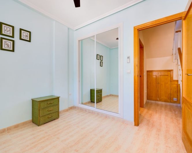 Image No.6-3 Bed Townhouse for sale