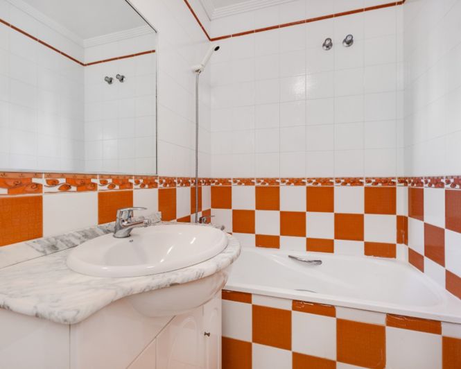 Image No.32-2 Bed Apartment for sale