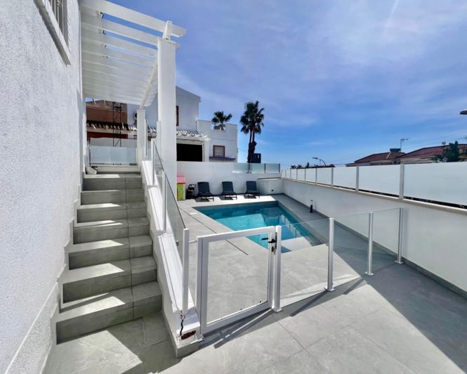 Image No.3-5 Bed Villa for sale