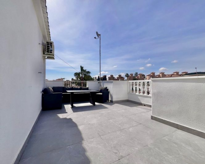 Image No.49-5 Bed Villa for sale