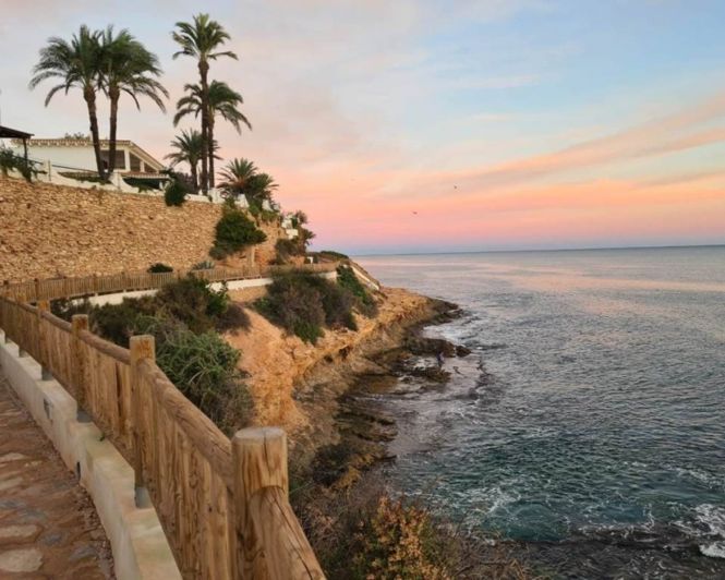 Image No.25-2 Bed Apartment for sale