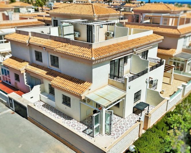 Image No.3-3 Bed Villa for sale