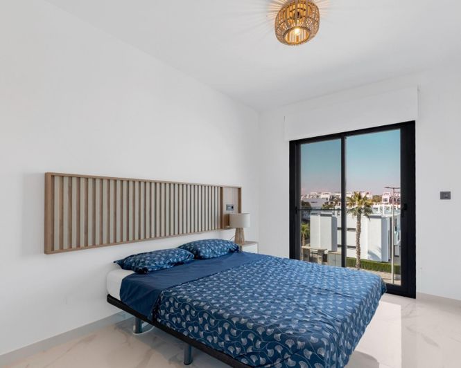 Image No.14-2 Bed Apartment for sale