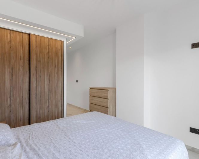 Image No.37-2 Bed Apartment for sale